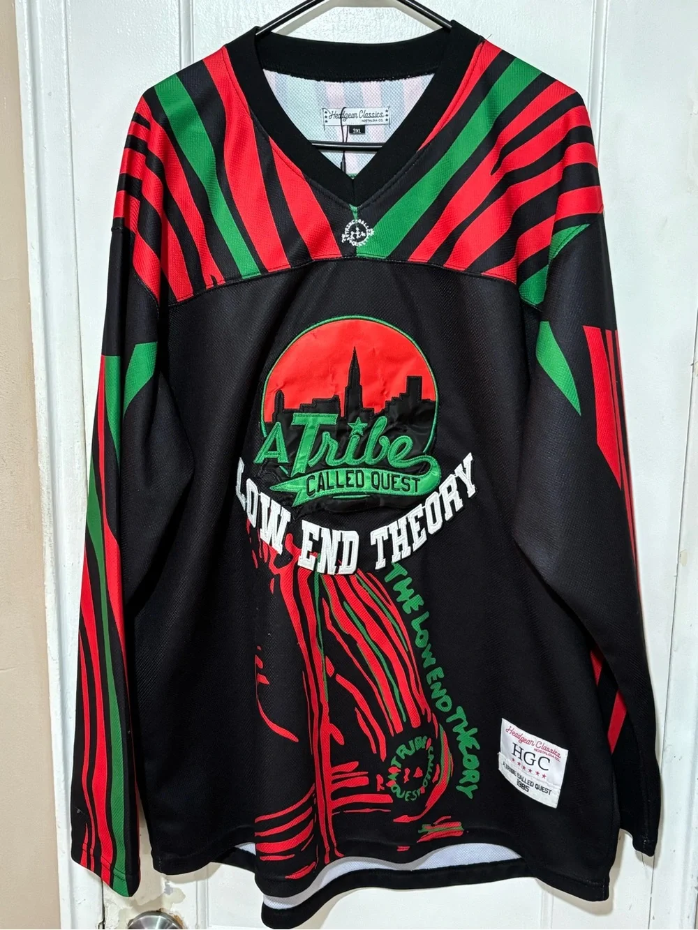 A Tribe Called Quest Low End Theory Men's Jersey - Black/Red/Green - Picture 1 of 16